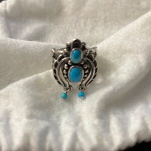 Elegant Silver and Turquoise Ring